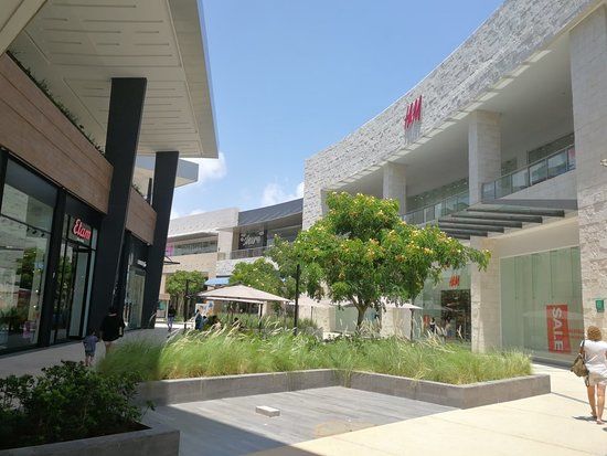 Winkelcentrum Puerto Cancún Marina Town Center